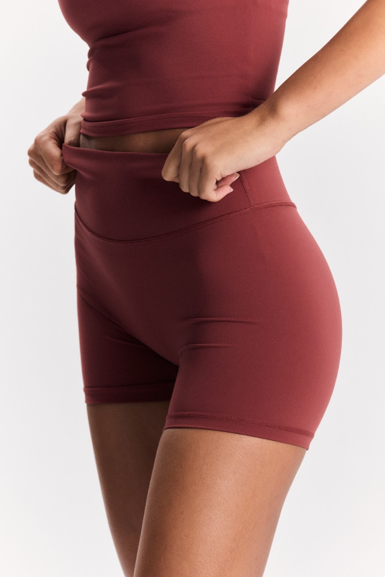 VERA SHORTS - (EXTRA HIGH WAIST) - PINOT